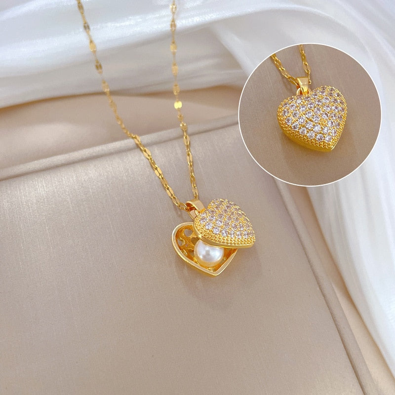 Colar com Pingente Coração Dourado Cravejado