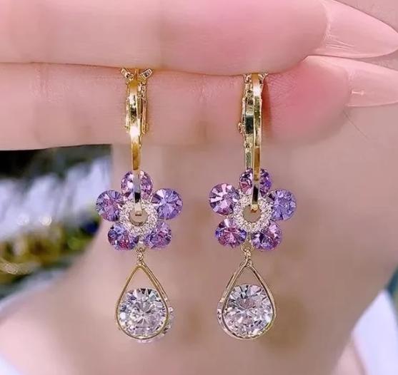 Brincos Pétalas de Cristal